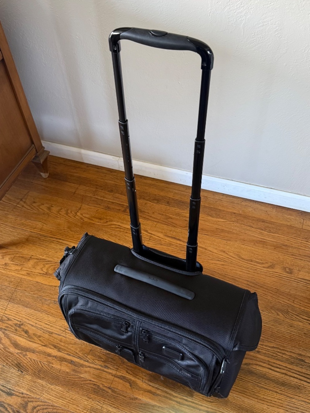 TUMI ALPHA 2 BLACK NYLON WHEELED CARRY ON - Picture 3 of 13